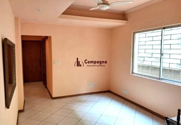 Apartamento no Centro de 2 dormitórios DESOCUPADO — foto 3