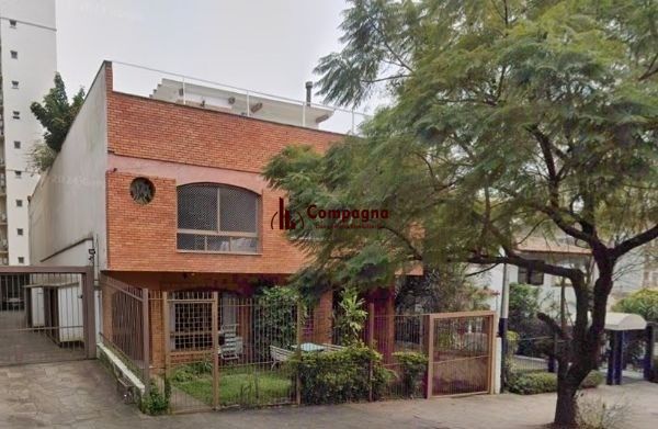 Apartamento de 3 dormitórios e vaga no bairro Petrópolis