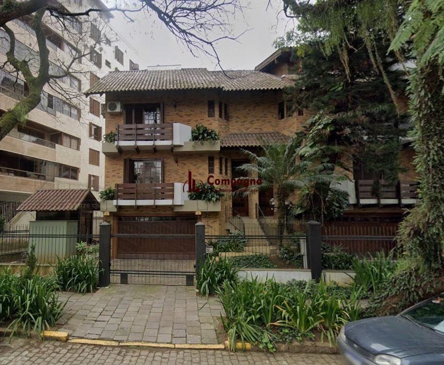 Casa sobrado no bairro Bela Vista de 3 dormitórios e 3 vagas DESOCUPADA
