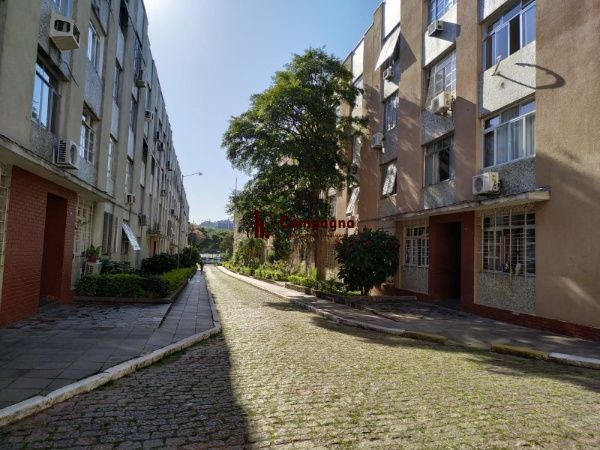 Apartamento no bairro Medianeira de 3 dormitórios DESOCUPADO