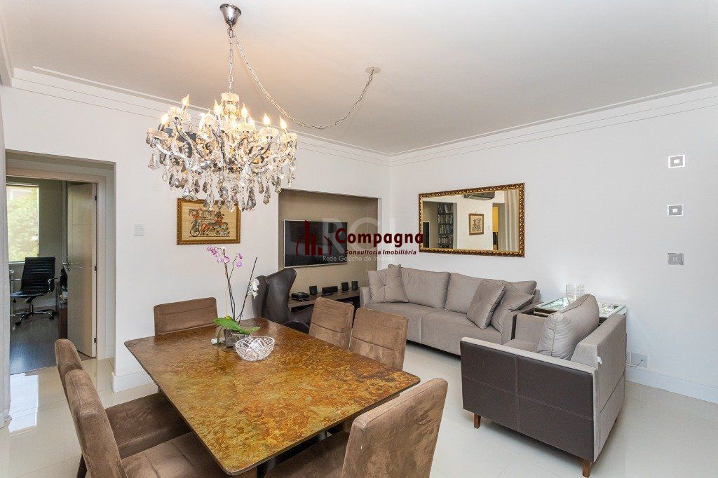 Apartamento no Centro - 2 dormitórios - reformado e mobiliado — foto 4