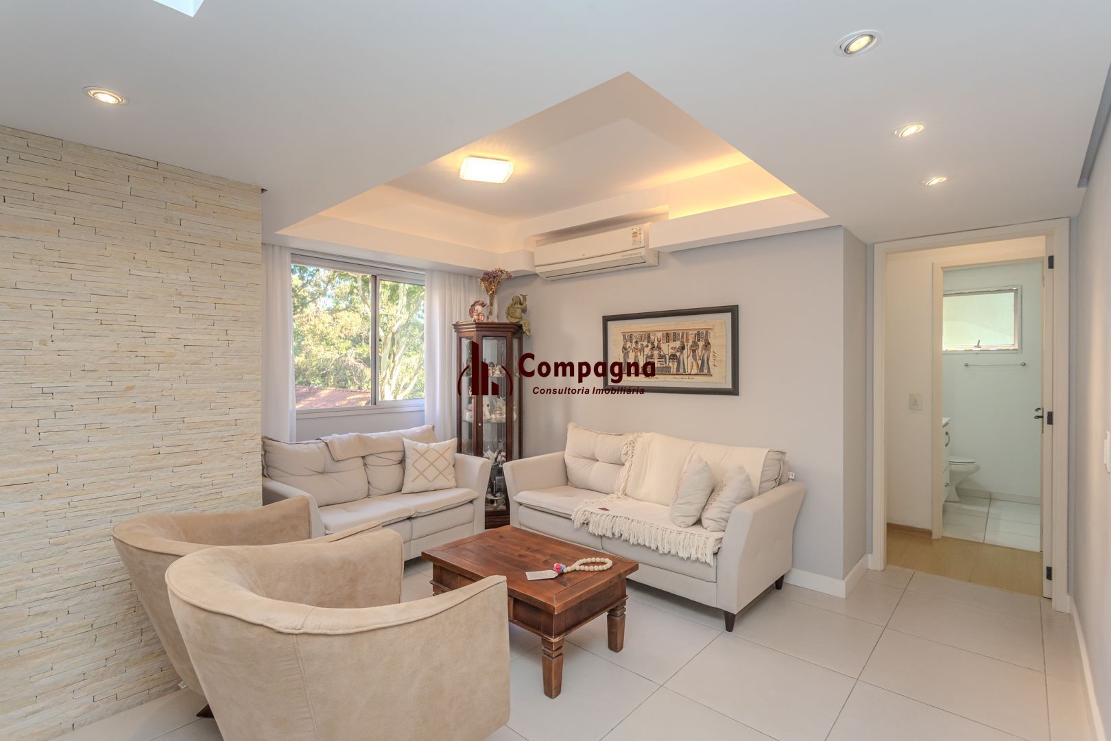 Apartamento diferenciado no bairro Nonoai de 3 dormitórios 2 vagas e infra