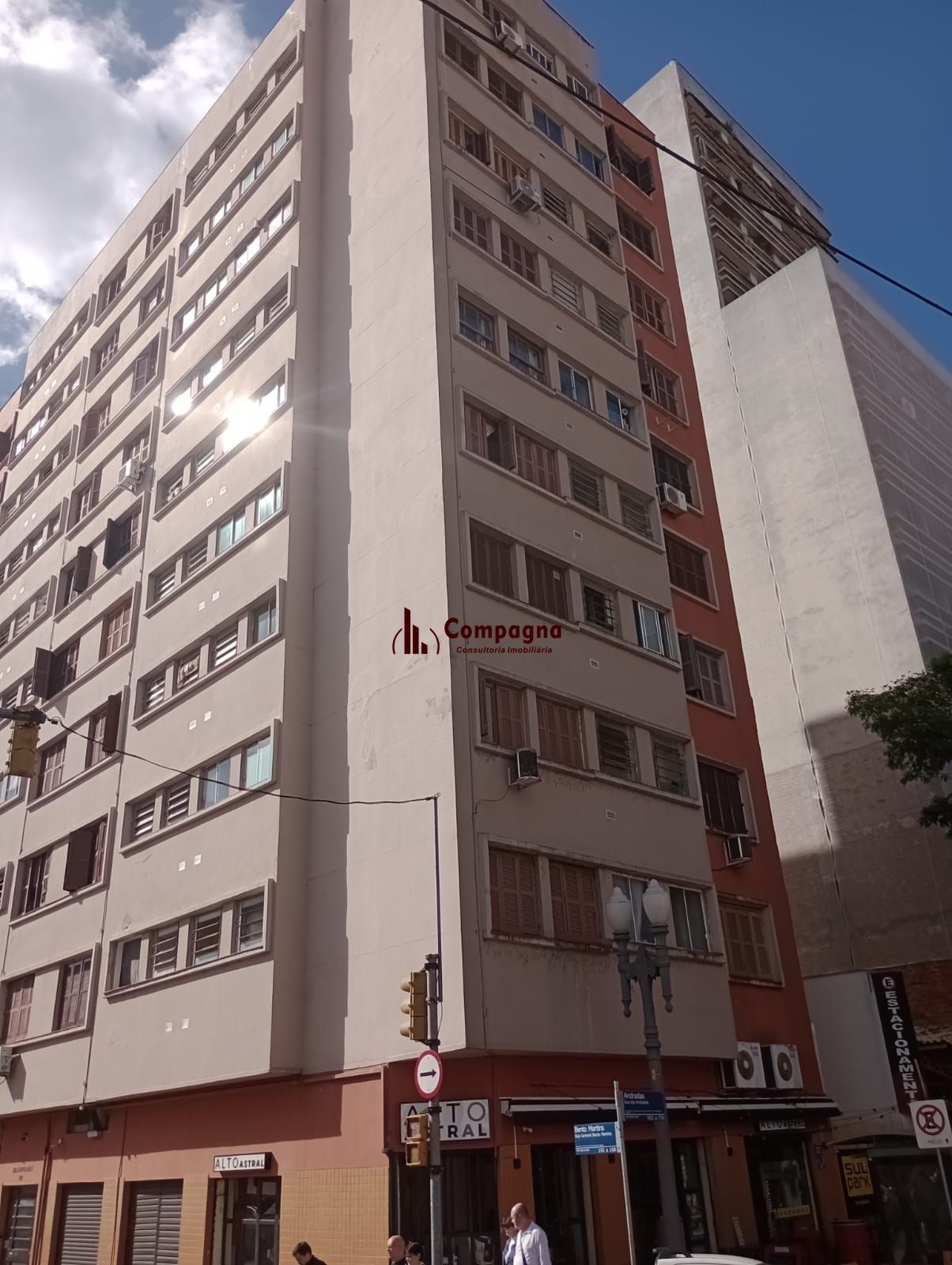 Apartamento JK à venda na Rua General Bento Martins, 192, Centro Histórico, Porto Alegre.