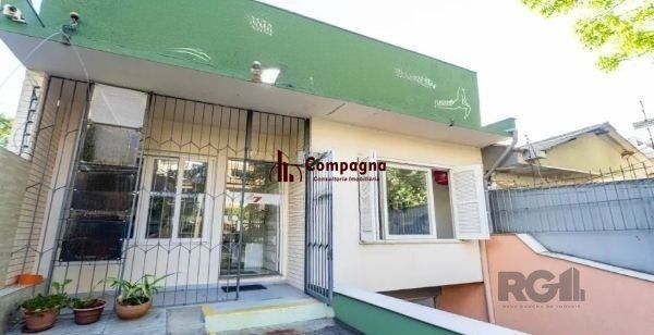 Casa no bairro Petrópolis de 3 dormitórios e 2 vagas — foto 2