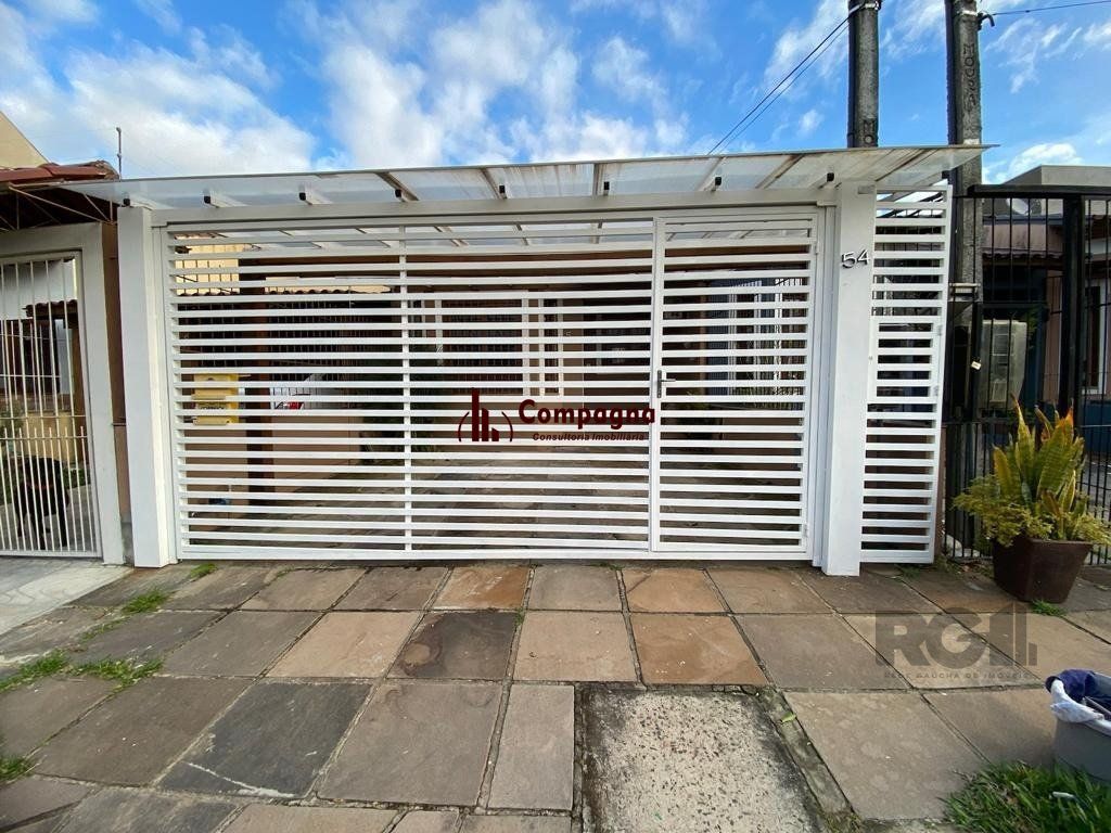 Casa térrea com 02 dormitórios e 01 vaga, no bairro Aberta dos Morros, em Porto Alegre. — foto 2