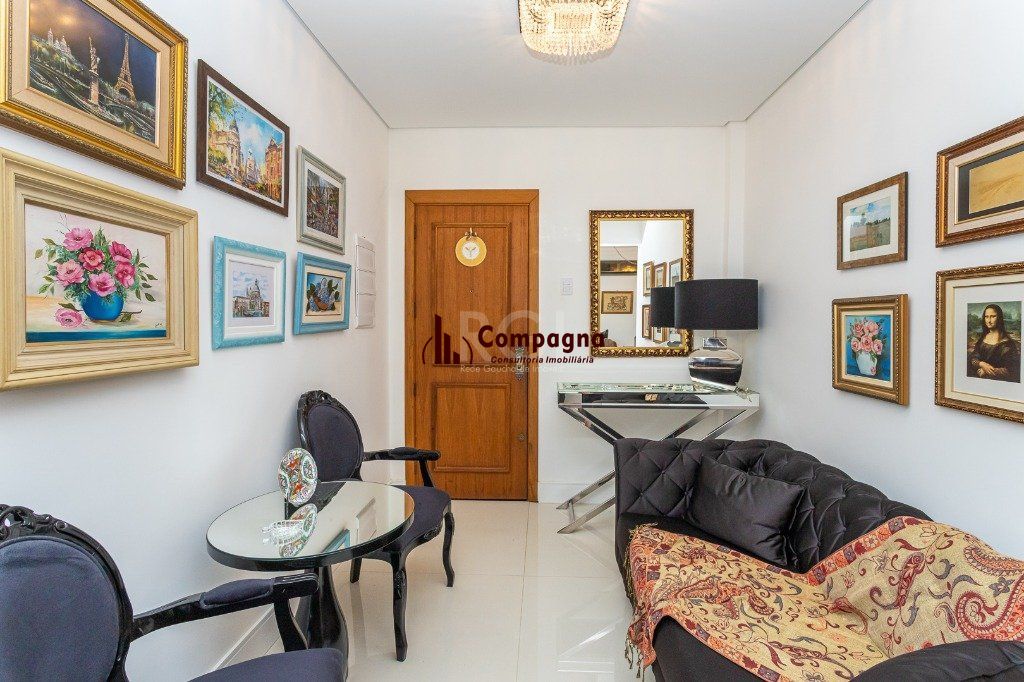 Apartamento no Centro - 2 dormitórios - reformado e mobiliado — foto 3