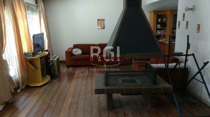 Casa para Venda - 300m², 4 dormitórios, 4 vagas - Nonoai — foto 4