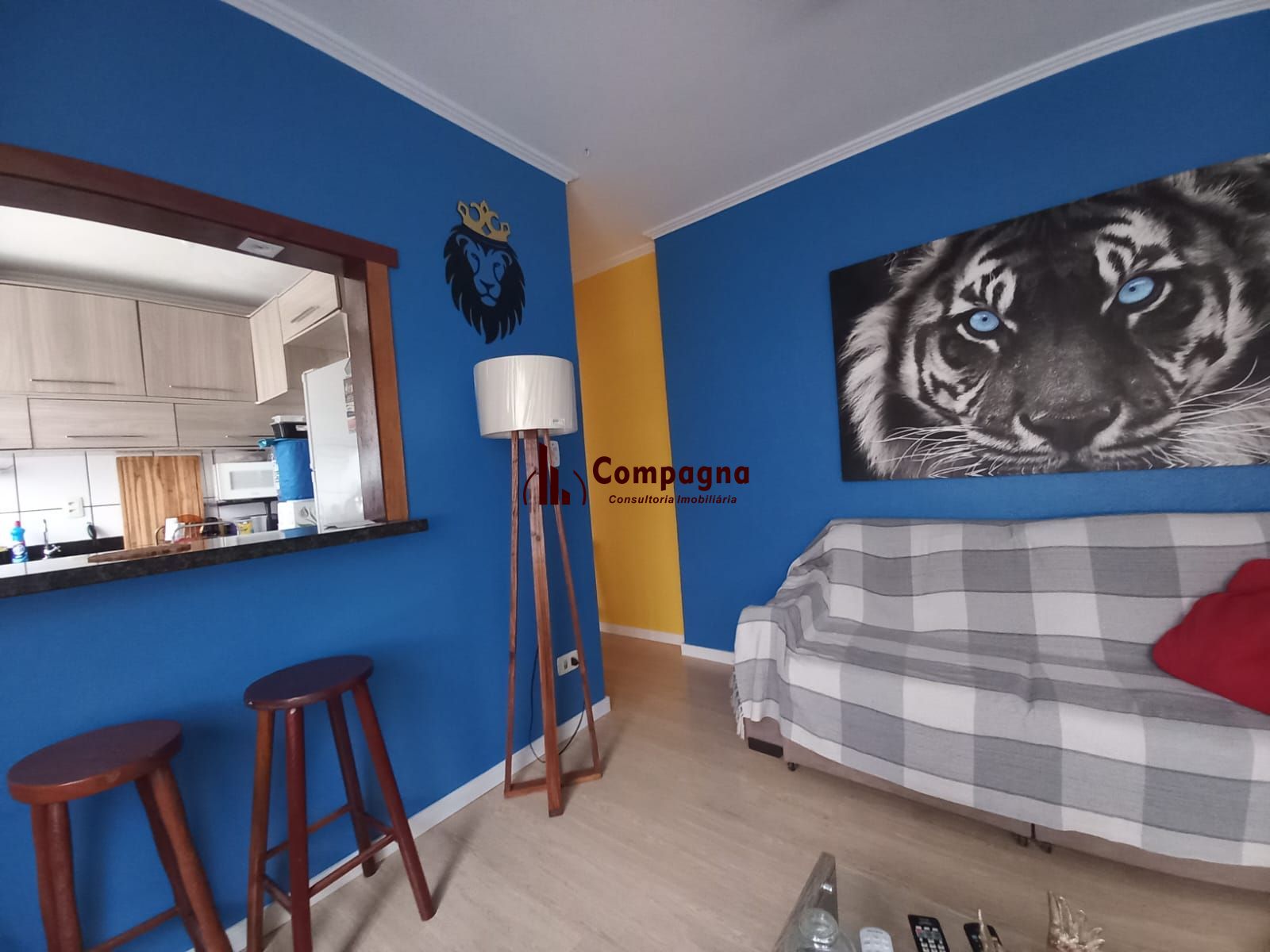 EXCELENTE APARTAMENTO TÉRREO DE 2 DORMITÓRIOS, SEMIMOBILIADO, À VENDA NO BAIRRO MENINO DEUS, PORTO ALEGRE. — foto 2