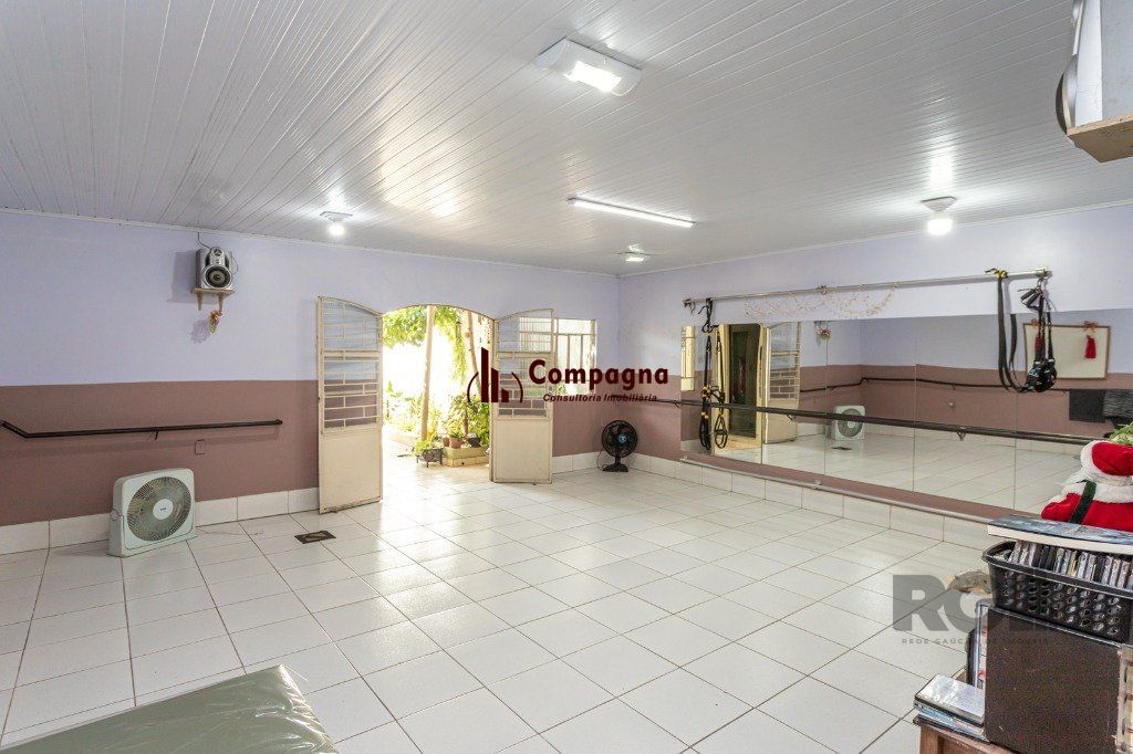 CASA COMERCIAL E RESIDENCIAL NO MIOLO DO BAIRRO SANTANA — foto 4