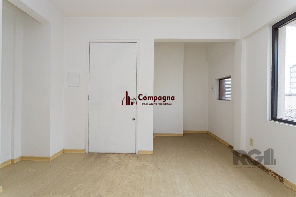 Sala Comercial no Menino Deus desocupada — foto 4