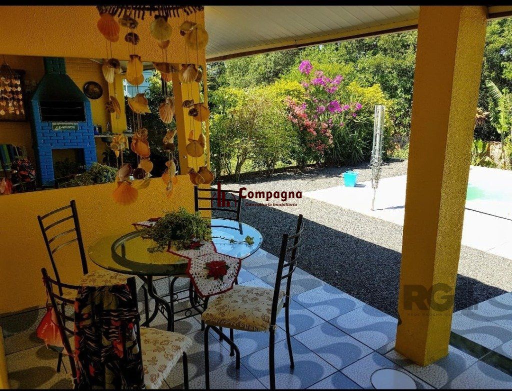 Casa no Condomínio Cantegrill em Viamão