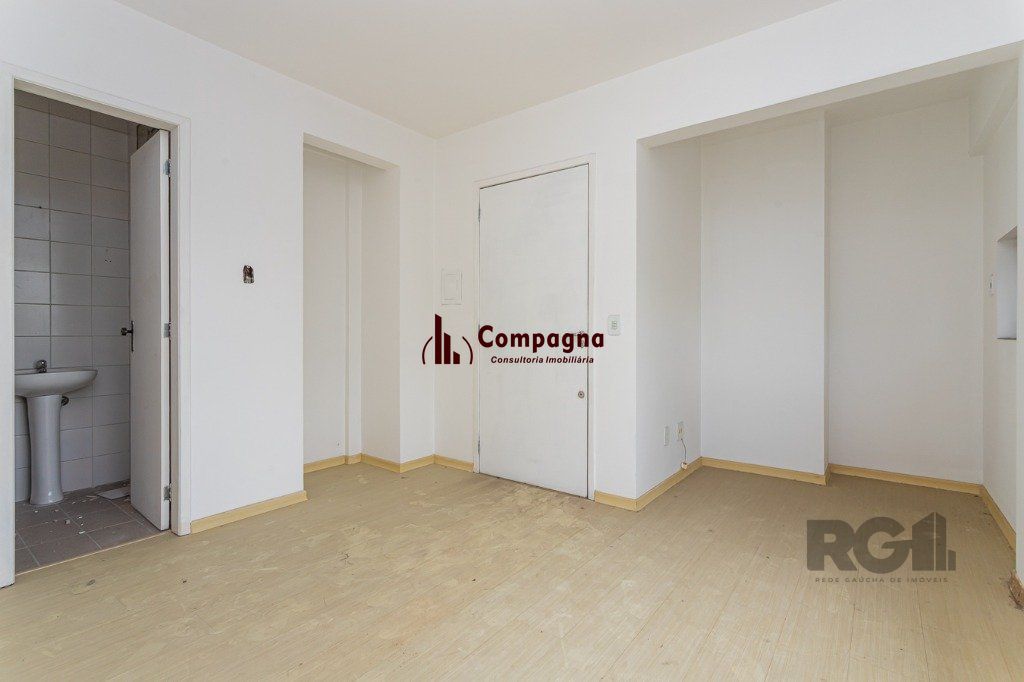 Sala Comercial no Menino Deus desocupada — foto 5