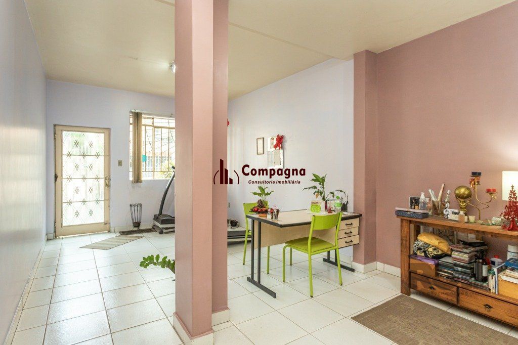CASA COMERCIAL E RESIDENCIAL NO MIOLO DO BAIRRO SANTANA — foto 3