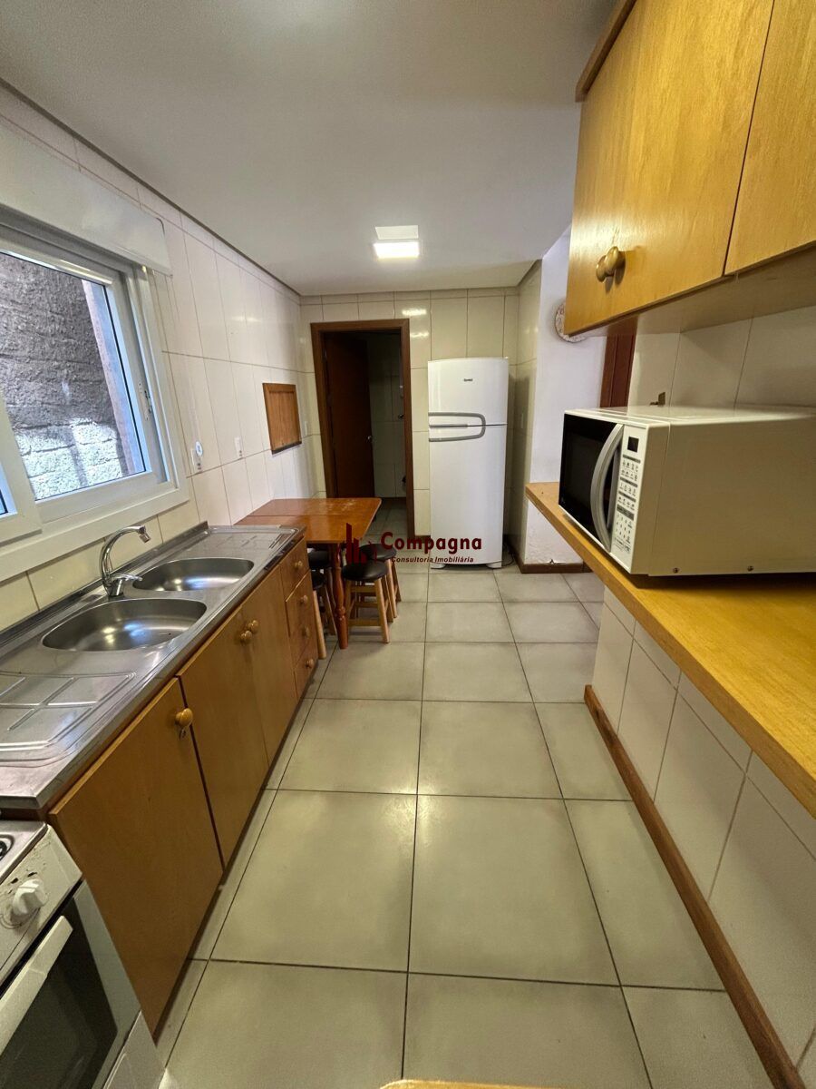 Casa em Canela no bairro Vila Maggi de 4 dormitórios — foto 3