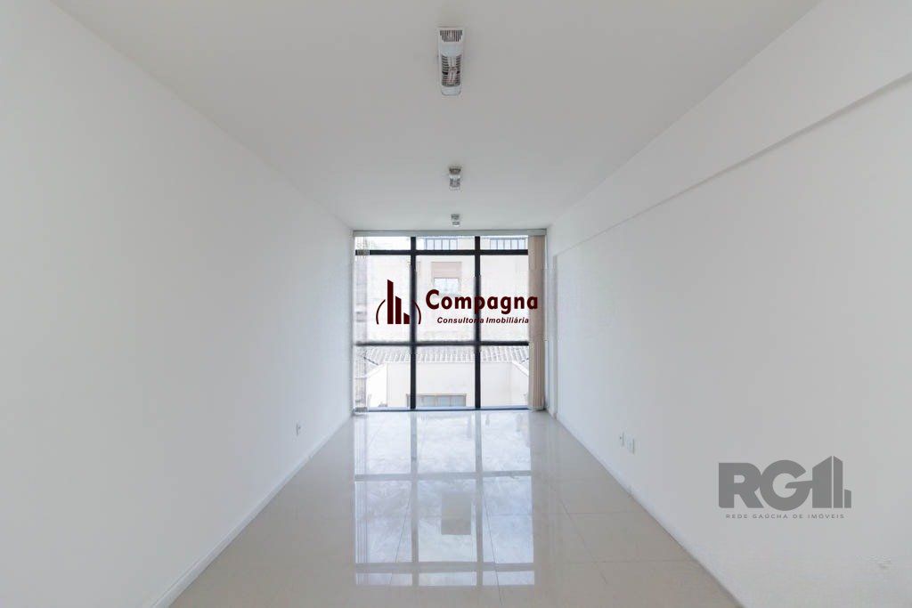 Sala Comercial à venda, 32m², São João - Porto Alegre