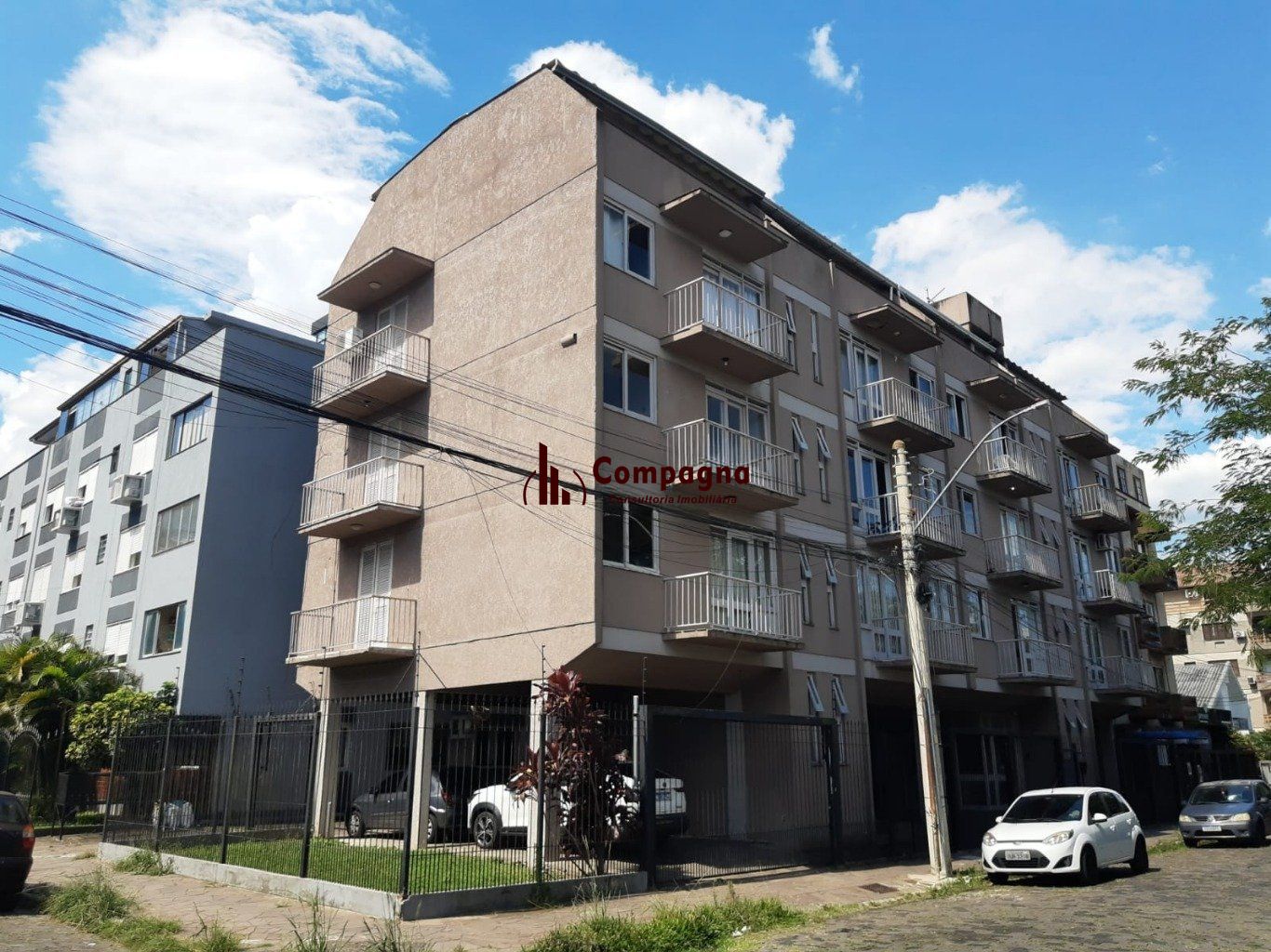 Apartamento Duplex de 2 dormitórios, 1 vaga de garagem em Cachoeirinha.