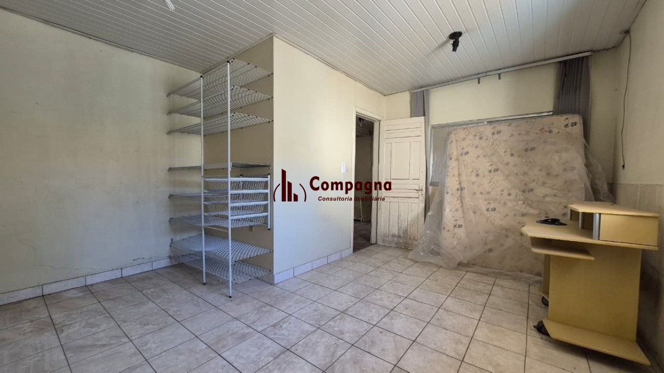 Casa de 3 quartos e 5 vagas de garagem em Canoas. — foto 2