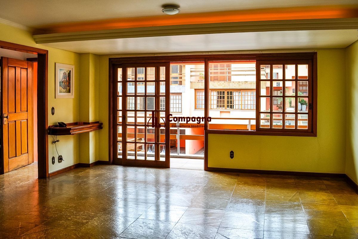 Ótima Casa condomínio pronta para morar, semi mobiliada, Bairro Menino Deus — foto 4