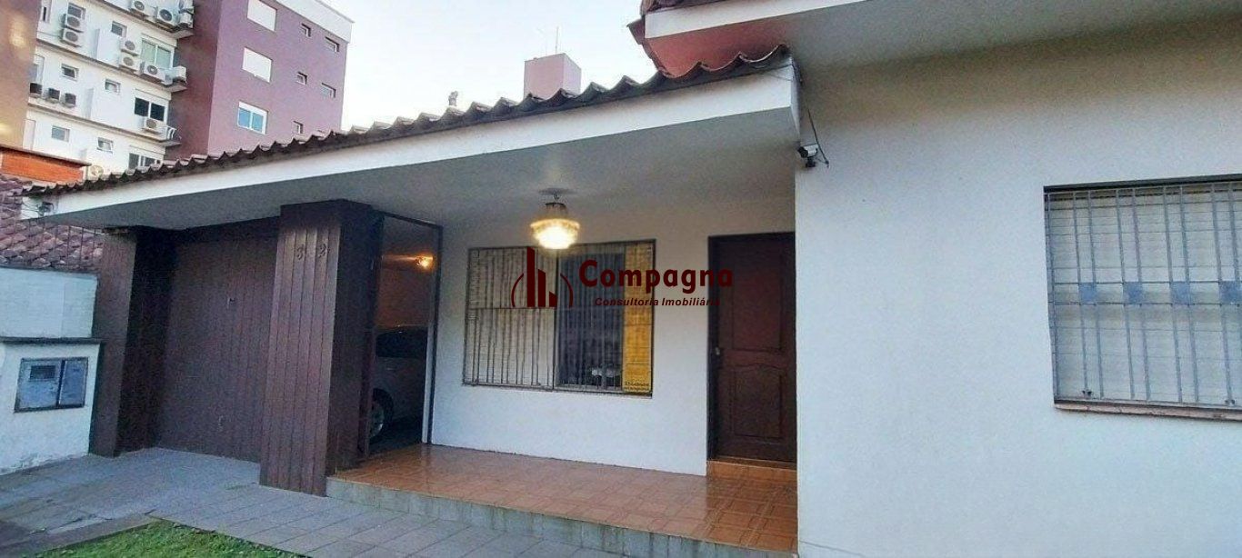 Casa com 4 quartos, 4 vagas e amplo pátio no Bairro Jardim Lindóia — foto 2