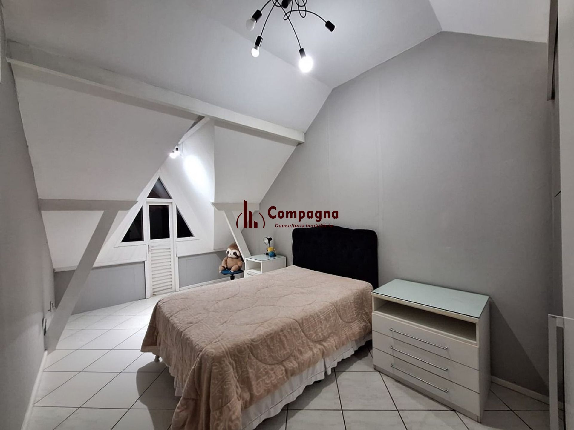 Casa de 280 metros quadrados, 3 Quartos  e 2 vagas em Canoas. — foto 5