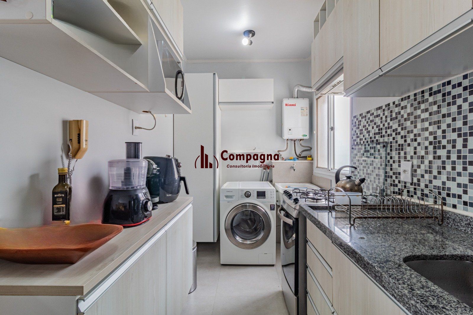 Apartamento com 2 dormitórios e 1 vaga de garagem escriturada no Bairro Humaitá — foto 4