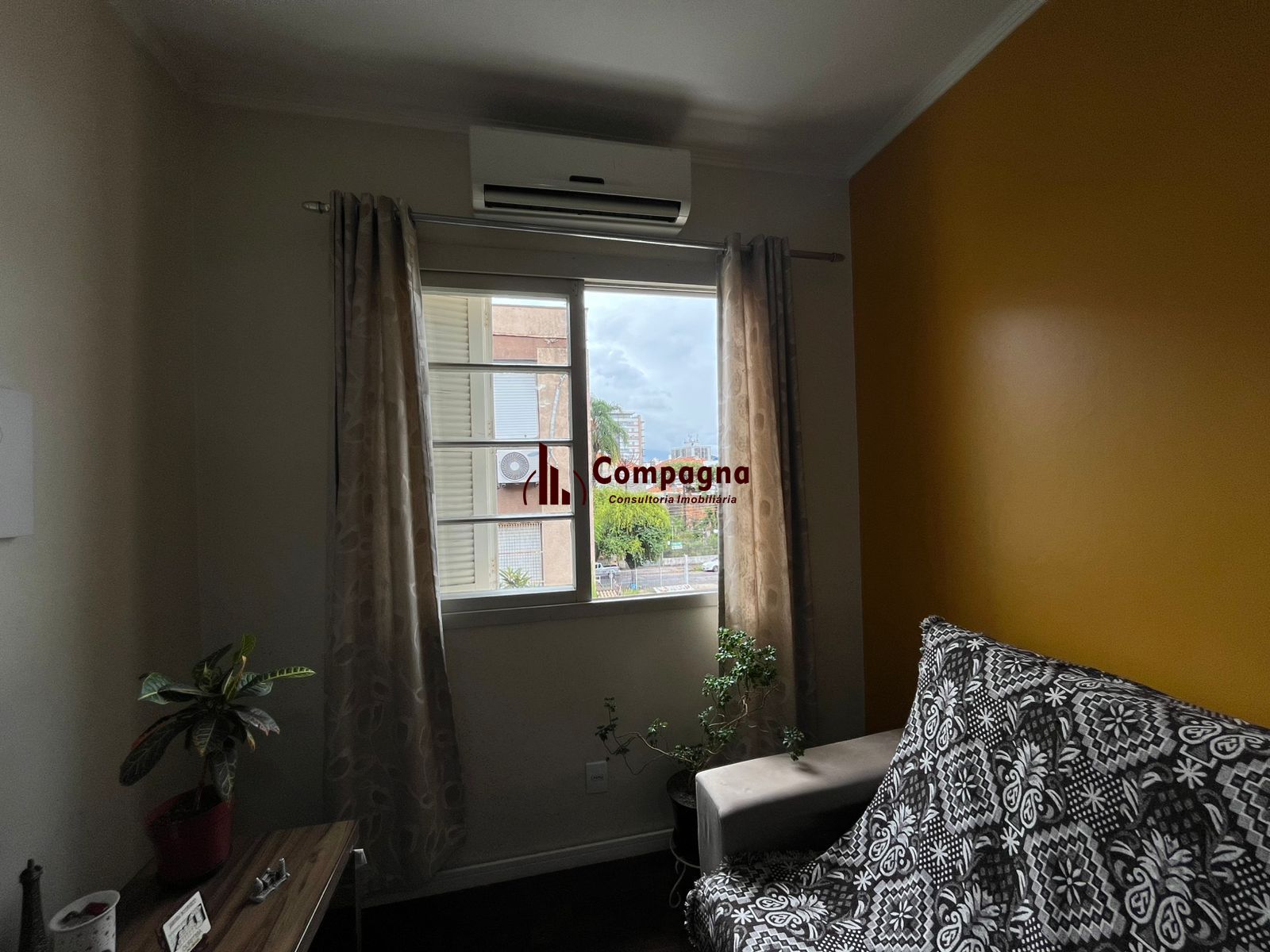 Apartamento com 2 quartos, 2 banheiros e sol da manhã no bairro Vila Ipiranga — foto 3
