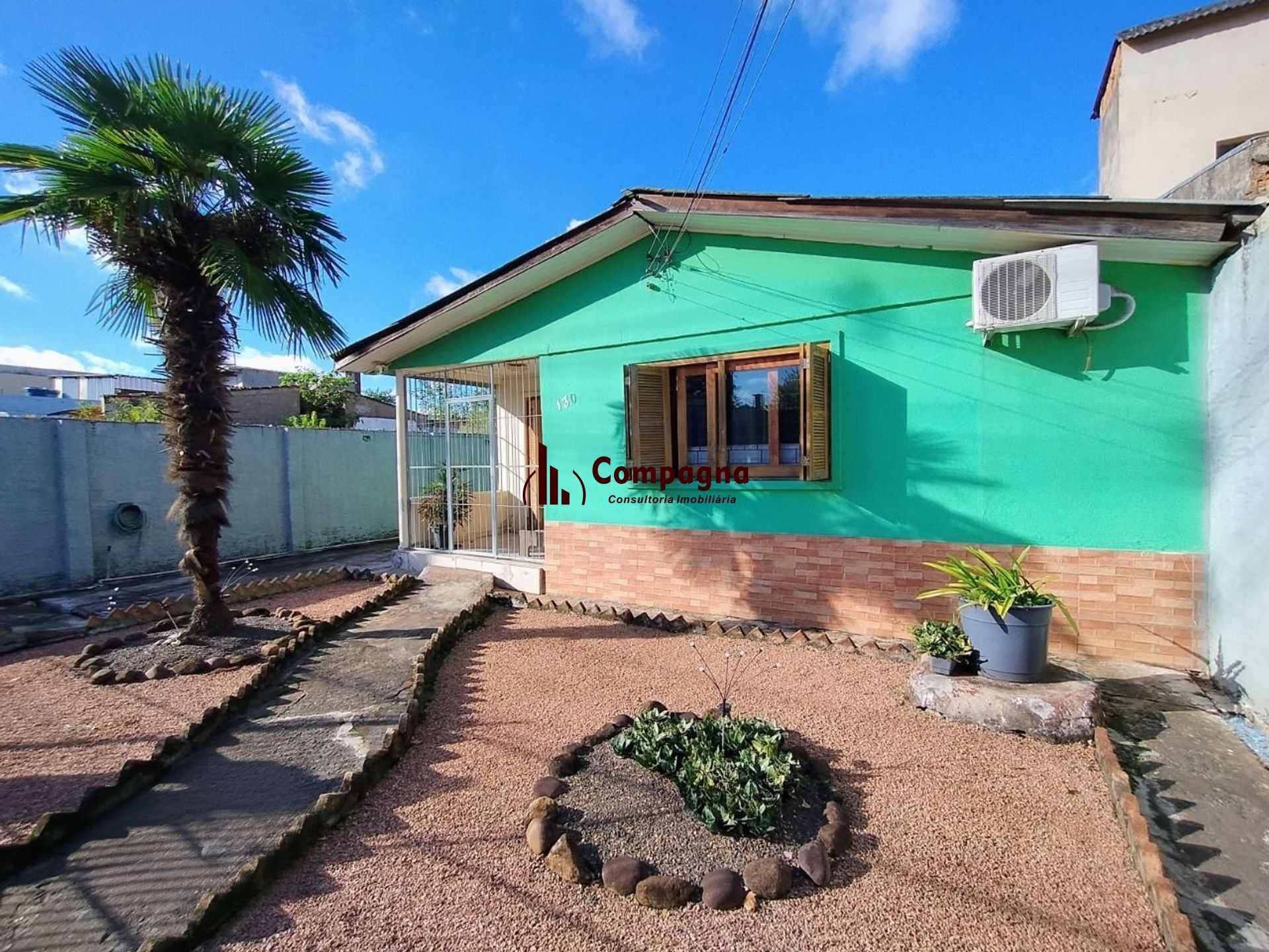 Casa de 3 dormitórios e 4 vagas de garagem em Canoas. — foto 2
