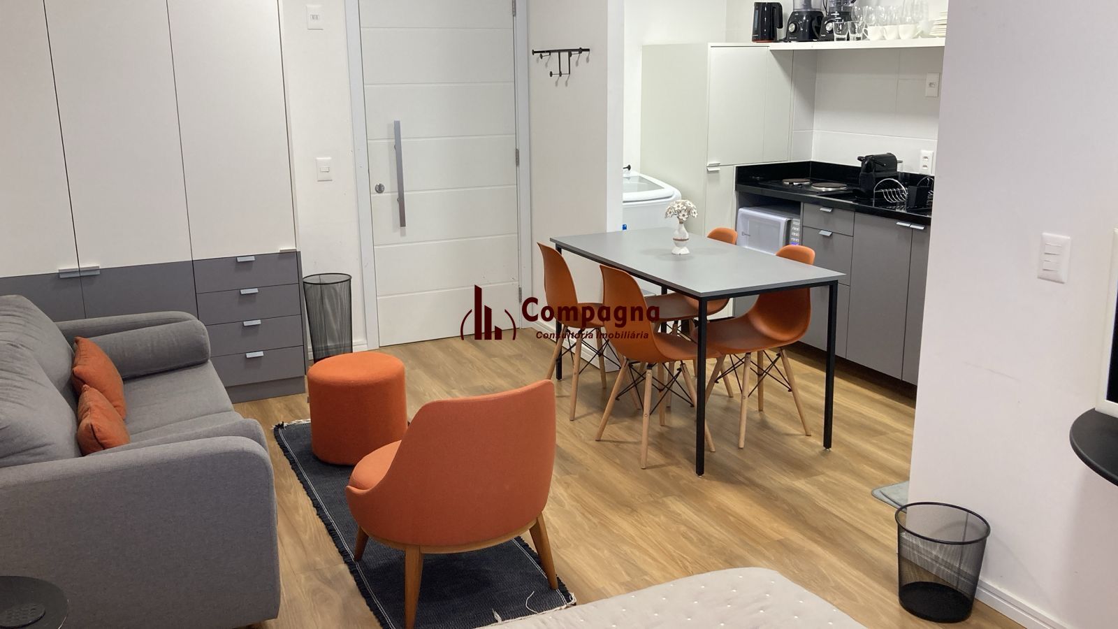 Apartamento térreo garden com 1 dormitório, 1 suíte, 1 vaga de garagem — foto 2