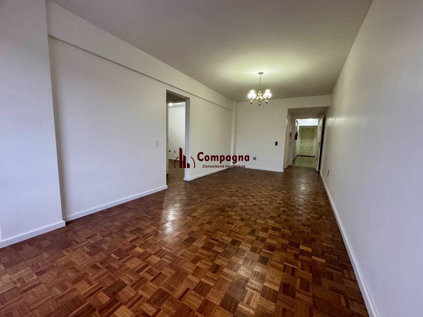 Apartamento com 2 dormitórios, dependência e 1 vaga no Bairro Menino Deus — foto 5