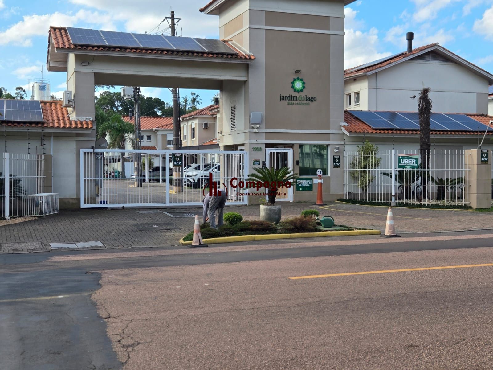 Casa de 2 dormitórios e 2 vagas de garagem em Canoas. — foto 2