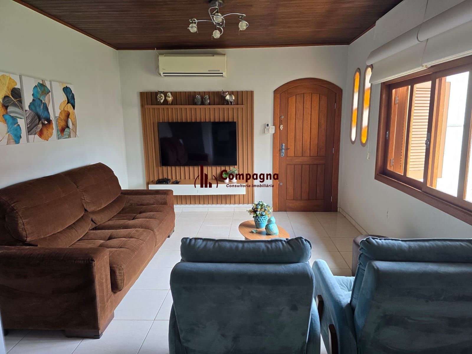 Casa térrea, 3 dormitórios e 4 vagas cobertos no Sarandi. — foto 3