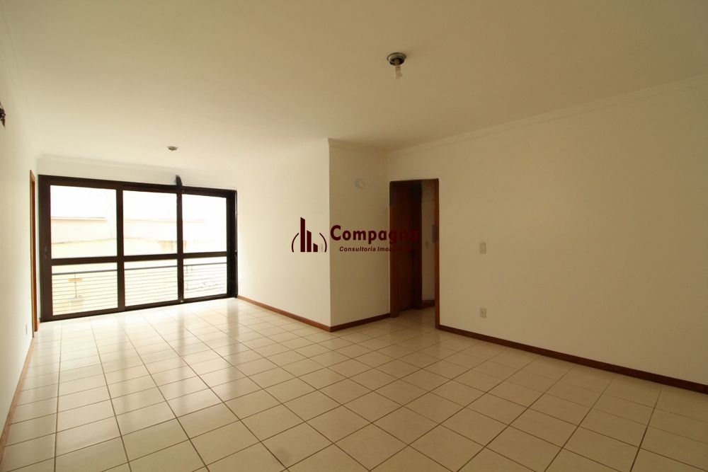 Apartamento com 2 quartos, 1 suíte e 1 vaga e elevador no Bairro Bom Fim.