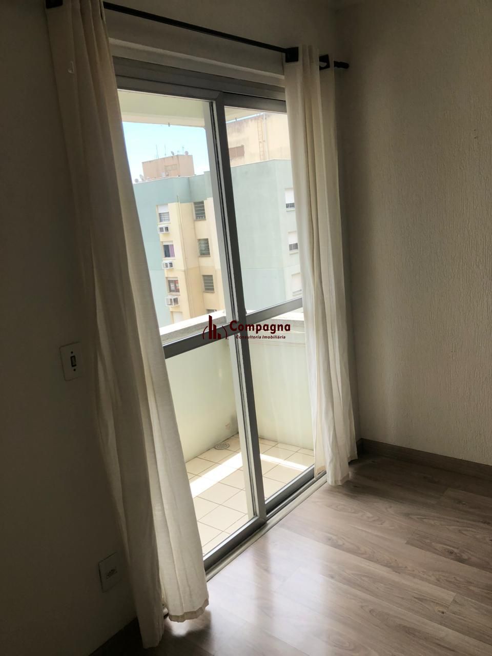 Apartamento de 2 dormitórios, 1 vaga e elevador no bairro Sarandi — foto 2