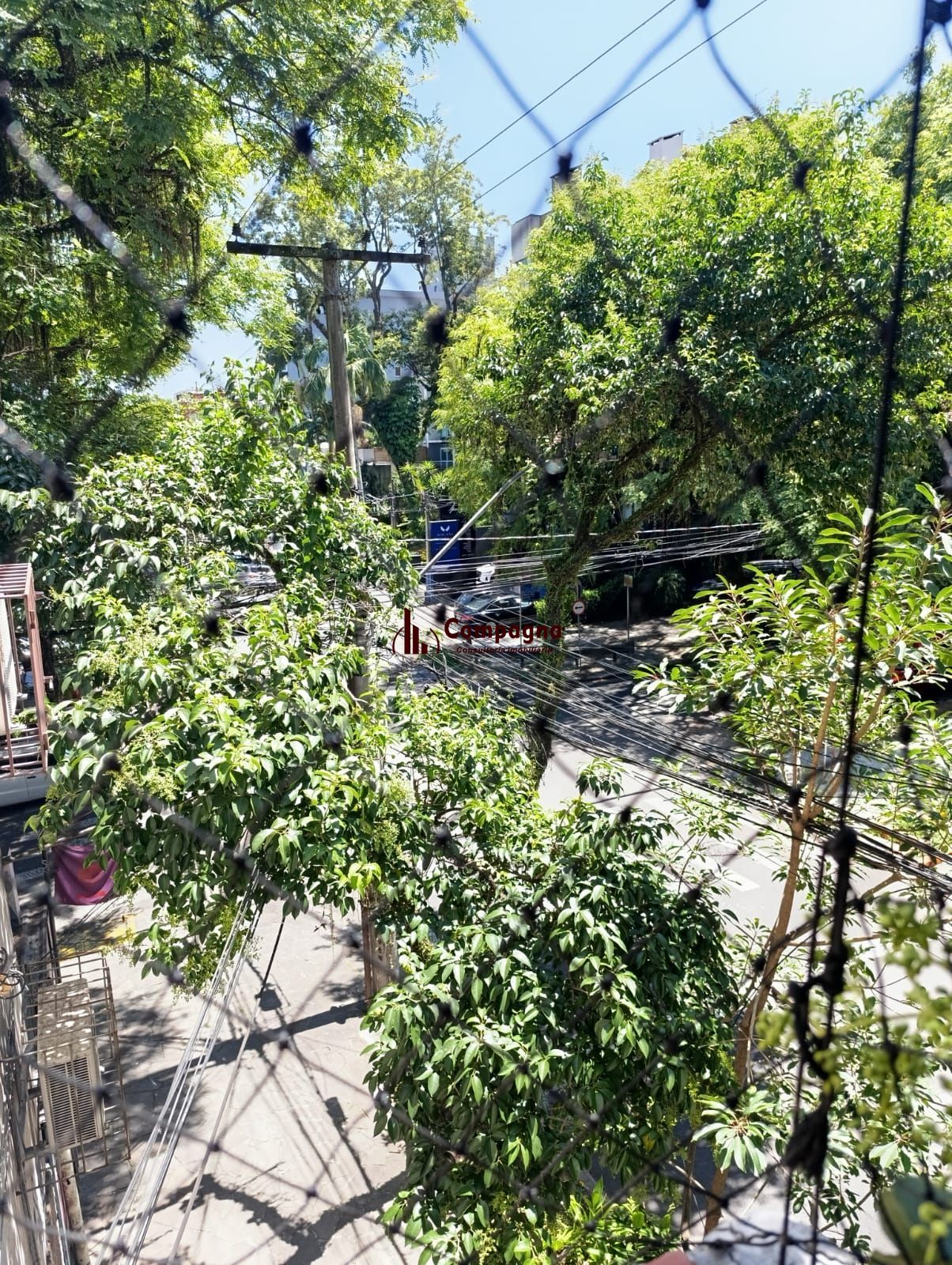 Apartamento de 2 quartos e sacada no bairro Mont' Serrat. — foto 2