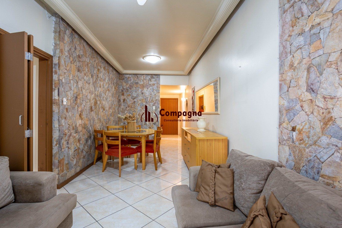 Apartamento com 2 dormitórios no Bairro Menino Deus — foto 2