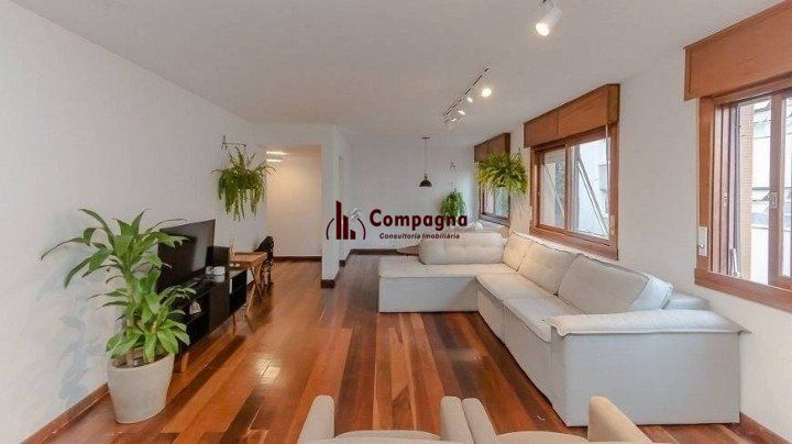 Apartamento com 3 quartos, 1 vaga e elevador no Petrópolis, Porto Alegre.