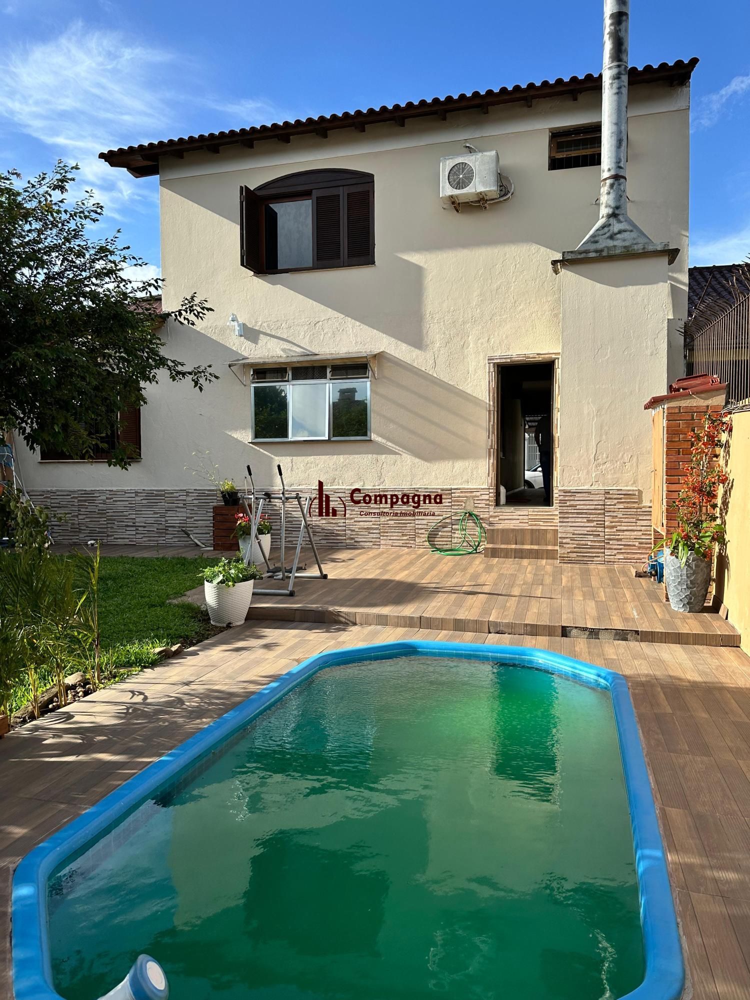 Casa com 3 quartos, 1 suíte e 220m² à venda em Parque Santa Fé, Porto Alegre.