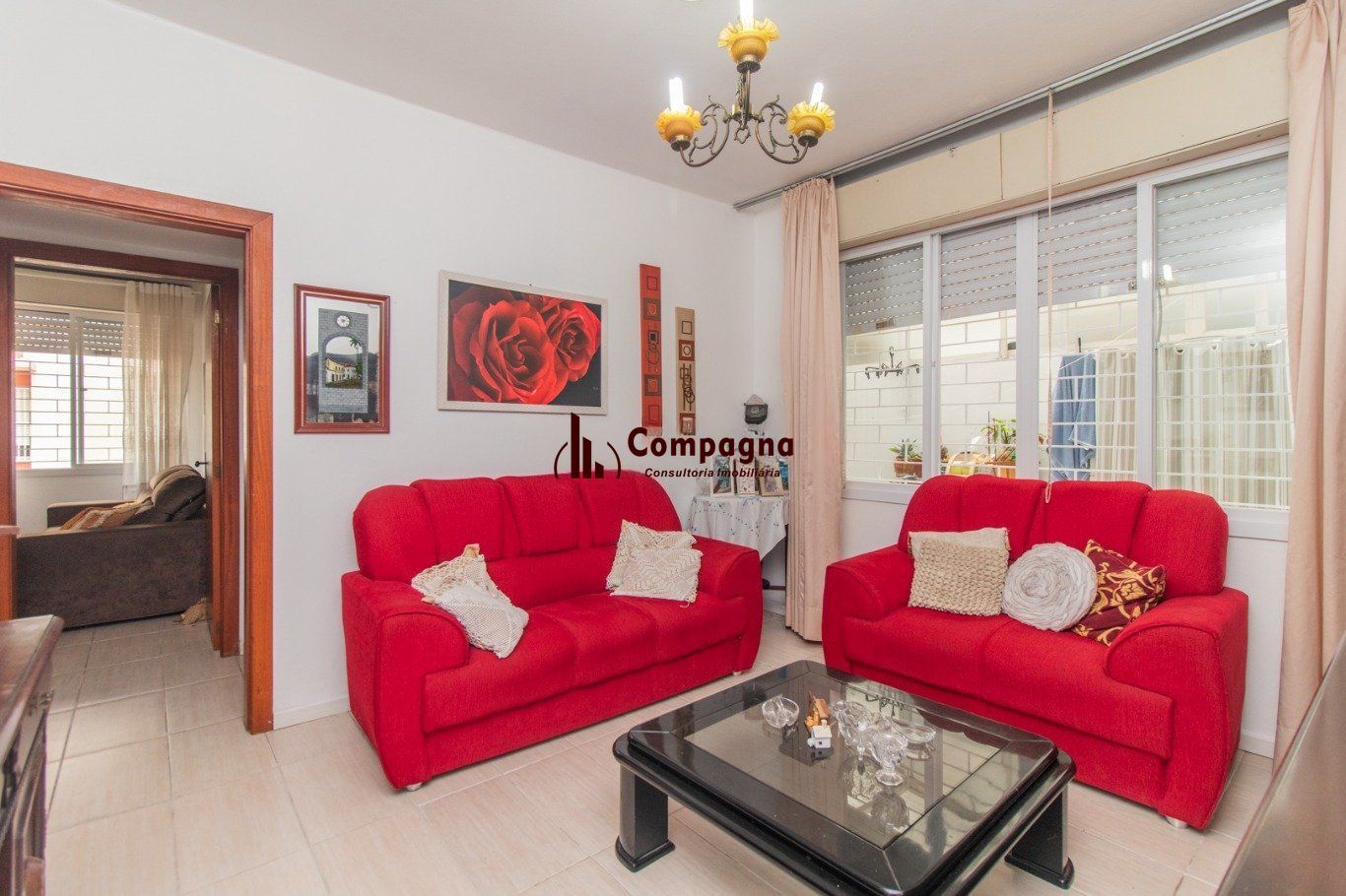 Apartamento 2 Quartos com Suíte e Pátio no Menino Deus