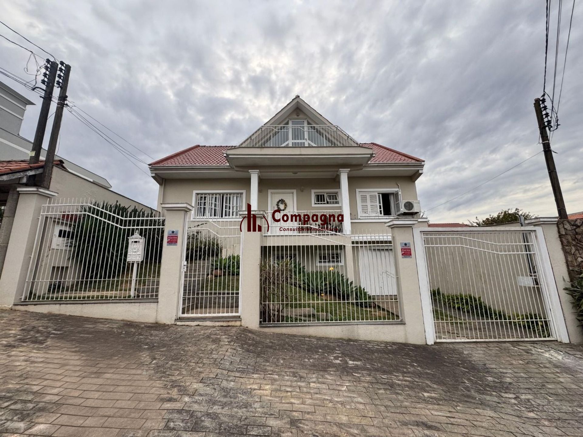 Casa de 280 metros quadrados, 3 Quartos  e 2 vagas em Canoas.