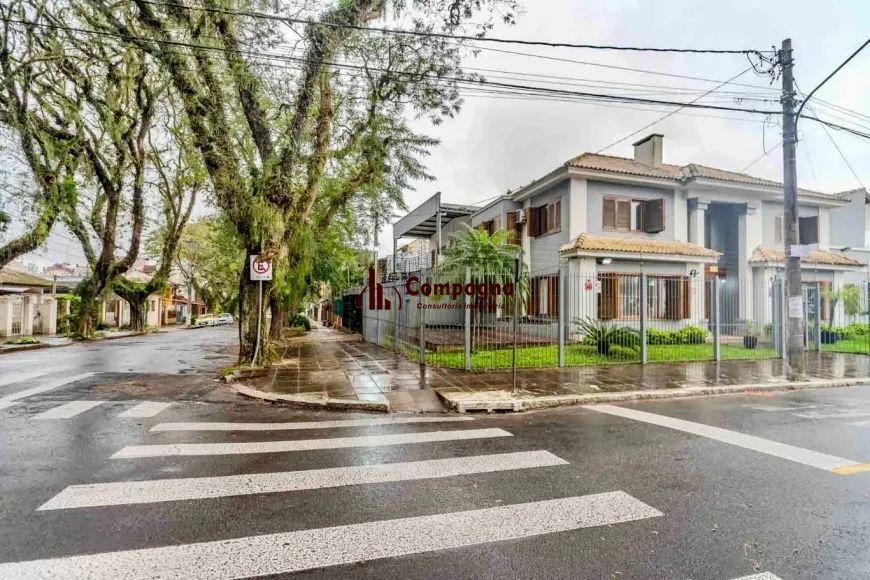 Casa com pátio 4 dormitórios 4 vagas Residencial ou Com. Partenon Porto Alegre — foto 4