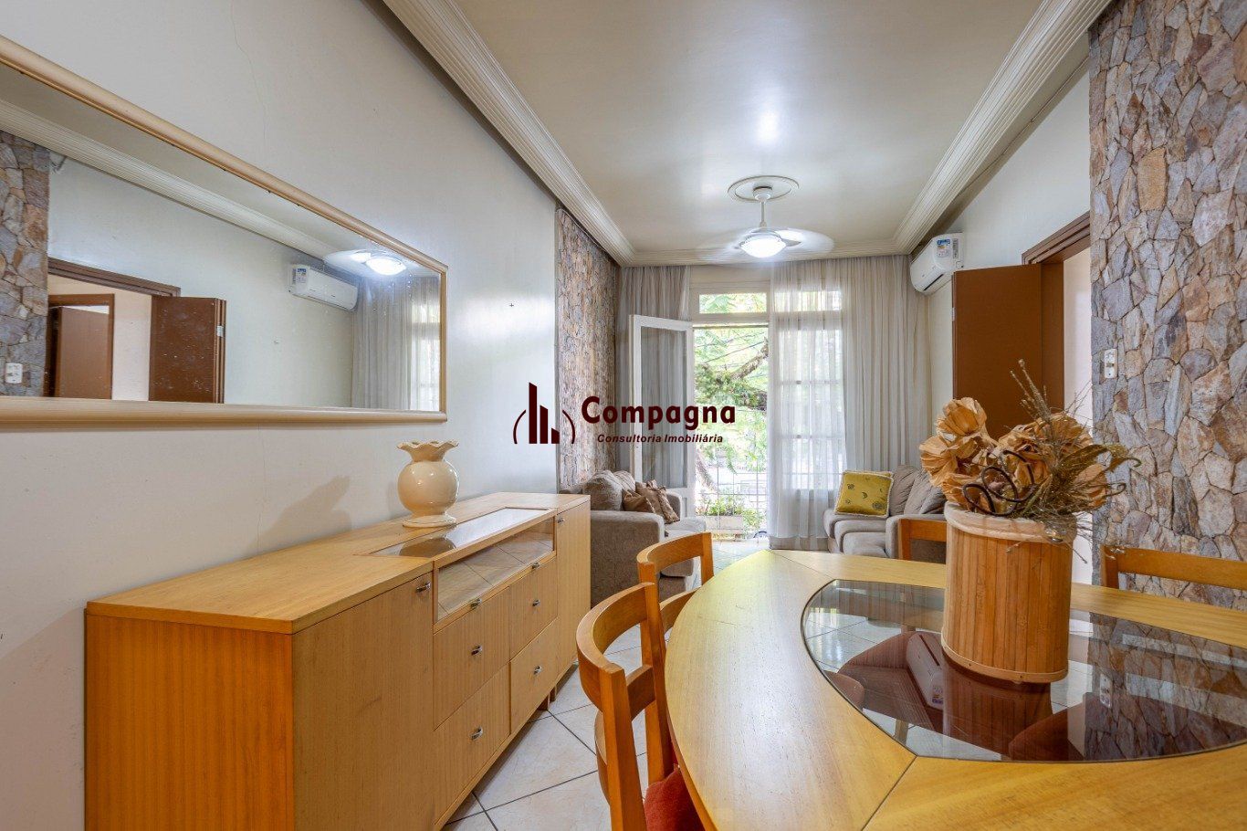 Apartamento com 2 dormitórios no Bairro Menino Deus — foto 4