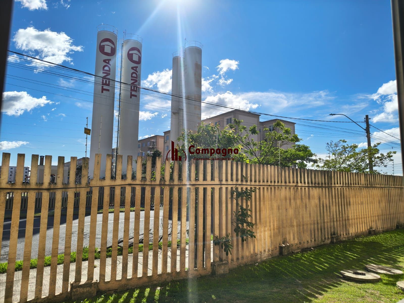 Apartamento Térreo, 2 quartos, vaga, piscina e portaria 24hr no bairro Sarandi. — foto 2
