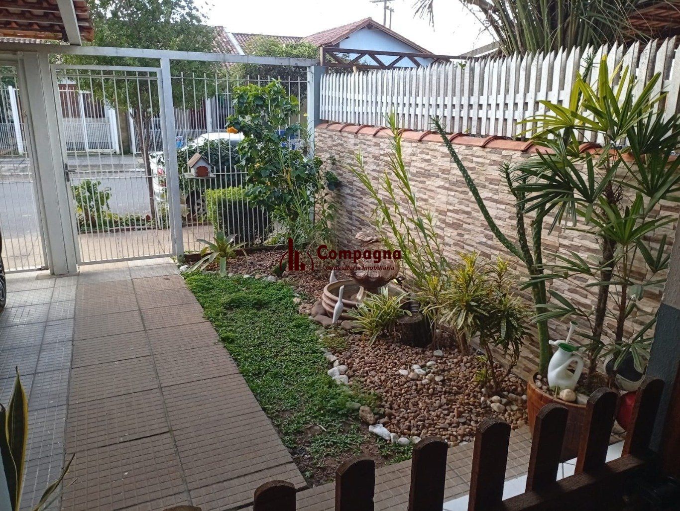 Casa de 2 dormitórios, 1 vaga de garagem, no Bairro Olaria em Canoas — foto 3