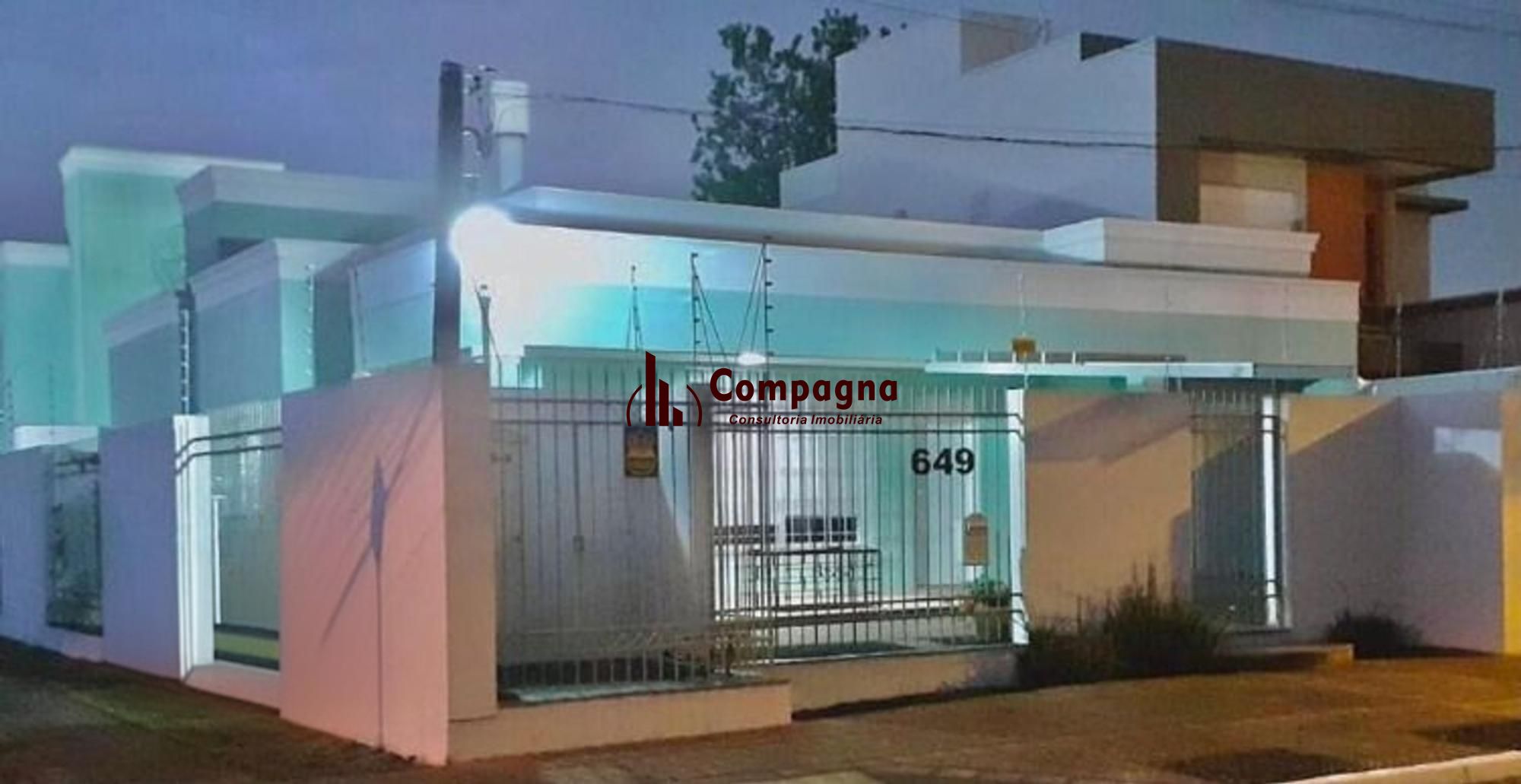 Casa de 2 dormitórios e 2 vagas de garagem em Canoas.