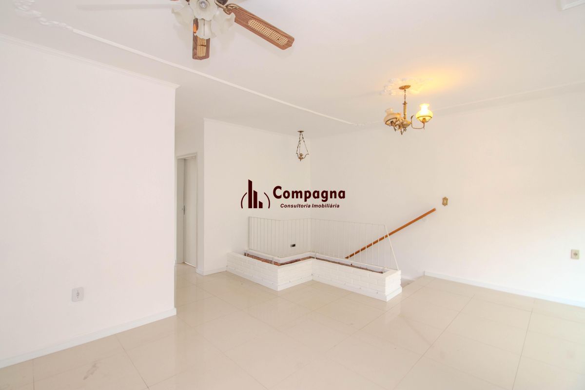 Casa com 3 dormitórios no Bairro Jardim Floresta — foto 2