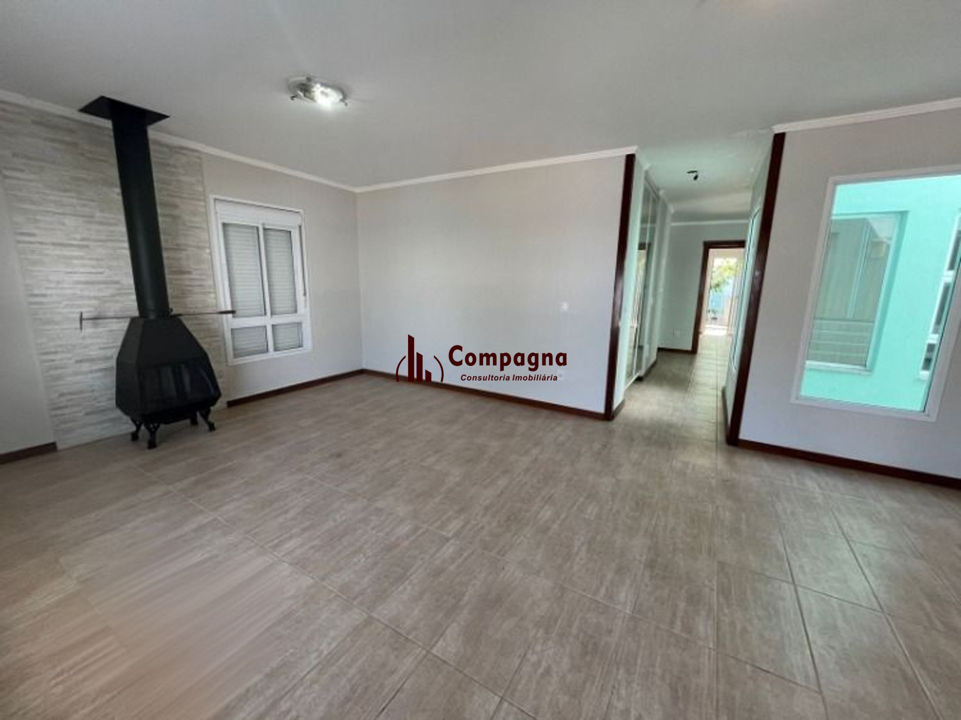 Casa de 2 dormitórios e 2 vagas de garagem em Canoas. — foto 3