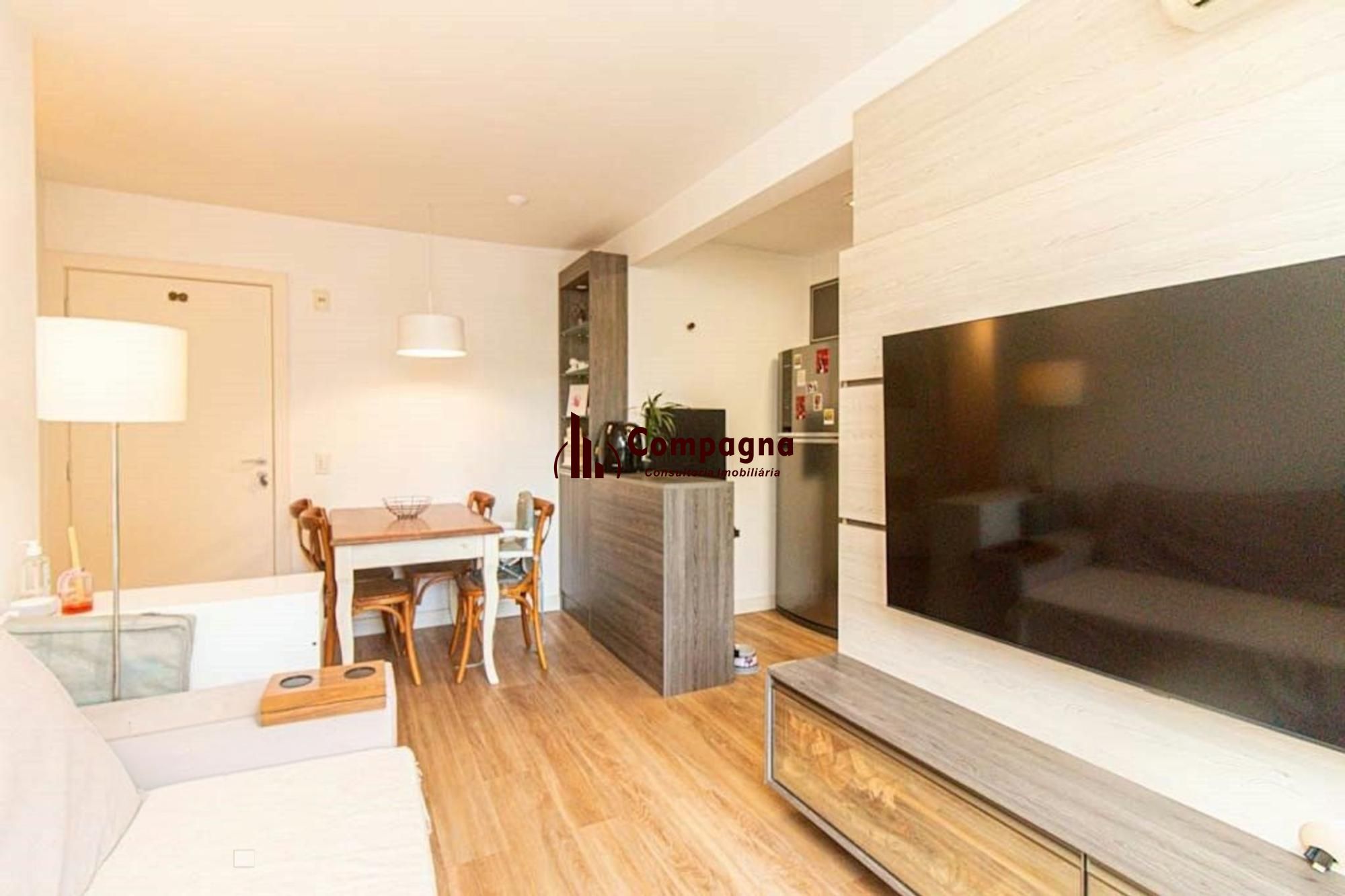 Apartamento à venda com 2 dormitórios, sacada e vaga no Morro Santana.