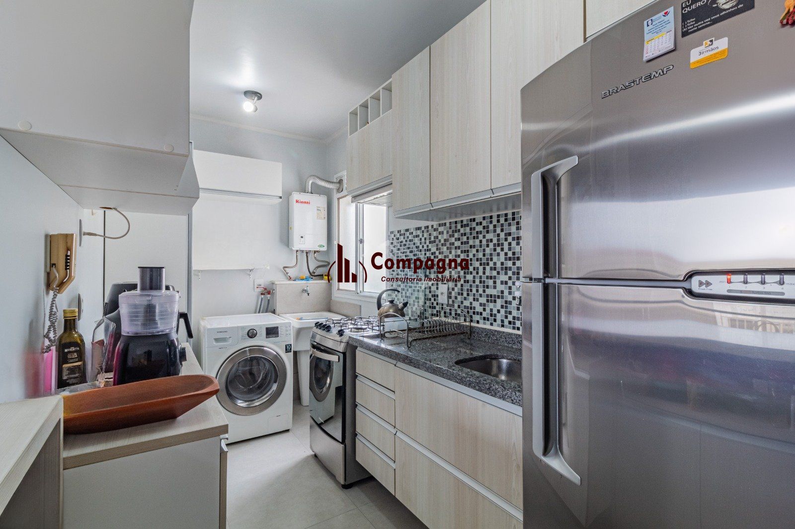 Apartamento com 2 dormitórios e 1 vaga de garagem escriturada no Bairro Humaitá — foto 5