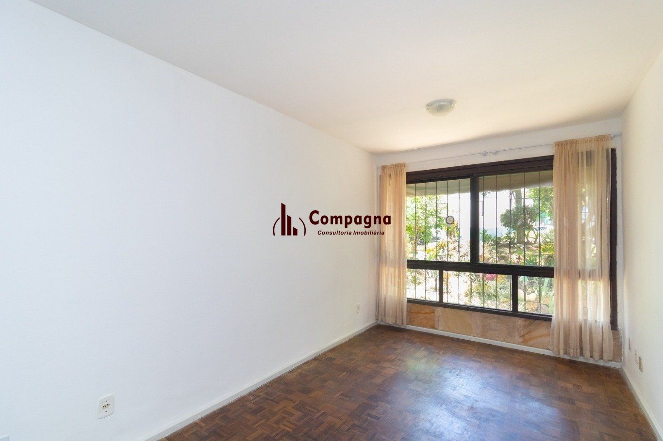Apartamento térreo de 2 dormitórios e 1 vaga no bairro Nonoai
