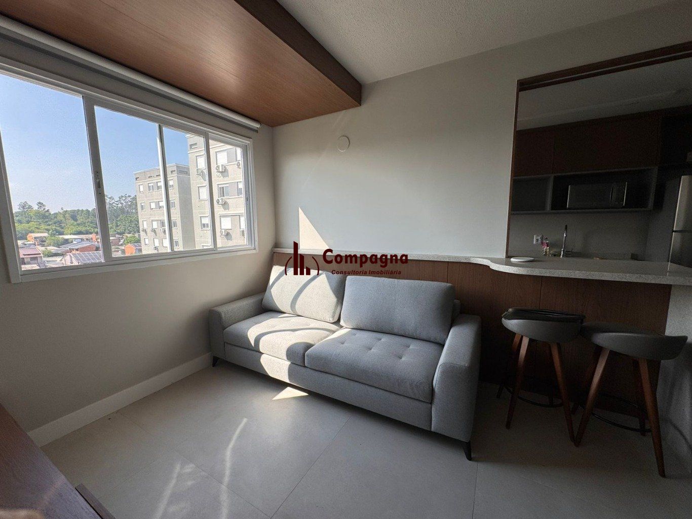 Apartamento de 2 dormitórios, elevador e 1 vaga de garagem em Canoas.